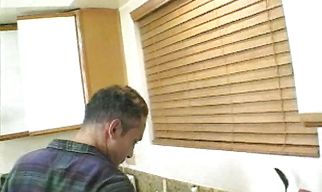 Kinky floosy gets filled from both sides