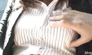 Striking Kasumi Uemura enjoys riding a hot sausage