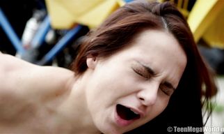 Sex appeal young Licie C is banged by a stud