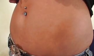 Mesmerizing gal Eve Mendes strips and goes down on a small cock