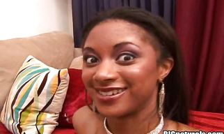 Curvaceous Tyra Moore presents her tasty juice snatch