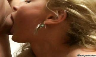 Fascinating brunette Kissy gets awesome bang