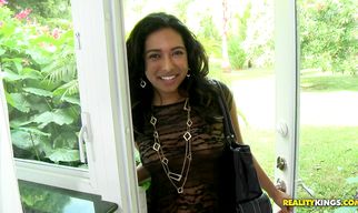 Aroused latina Bree Bubbles goes crazy for that giant donga