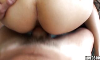 Breathtaking Kimberly Gates gives a sample blowjob