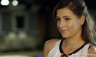 Lustful brunette Cindy Loarn gets nailed by muscular lover