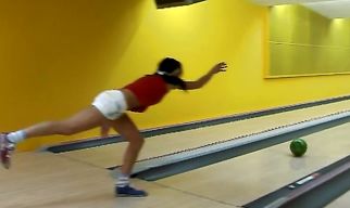 Voluptuous teen brunette girl Wendy B sucks off a rock solid chopper