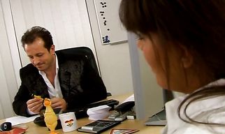 Attractive brunette floozy Nicky E gets her juicy vag pounded by lad